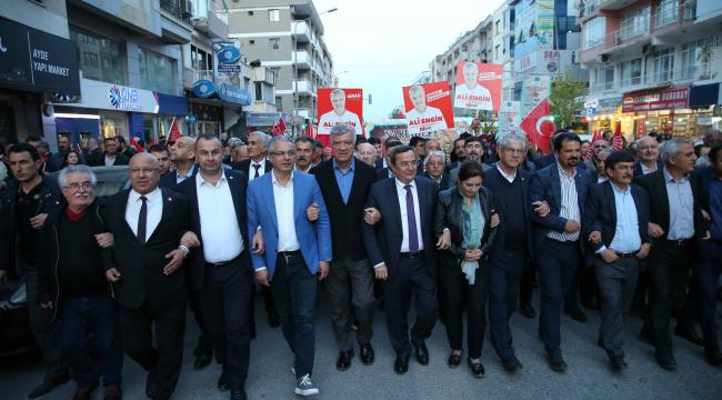 Ali Engin 10 bin kişi ile yürüdü!