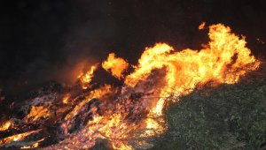 Antalya'da çöp toplama merkezinde yangın