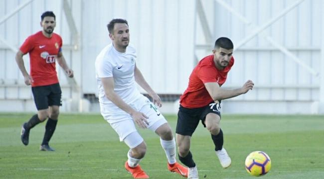 Atiker Konyaspor özel maçta Eskişehirspor'la berabere kaldı