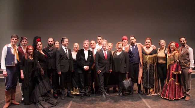 Başkan adayı İduğ'dan opera molası