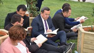 Batur'dan Kitap Kurtlarına destek