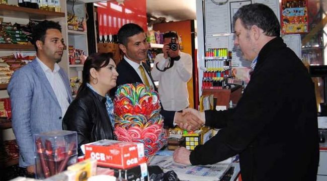 CHP'li Kılıç, Foça'da seçim çalışması yaptı