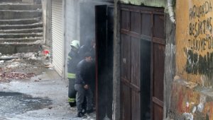Diyarbakır'da boya deposunda yangın