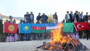 Dünyanın en büyüklerinden: Nevruz ateşiyle açıldı