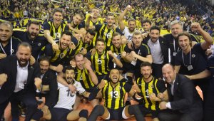 Fenerbahçe kupasını aldı