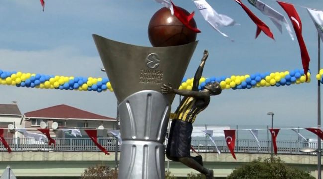 Fenerbahçe'nin Euroleague kupasının anıtı açıldı