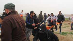 İsrail askerleri Filistinli 2kişiyi öldürdü, 316 kişiyi yaraladı