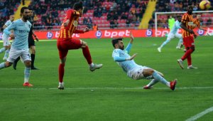 Lider İstikbal Mobilya Kayserispor ile berabere kaldı