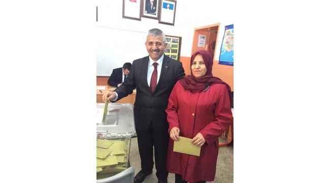 MHP İzmir İl Başkanı Oyunu Kullandı