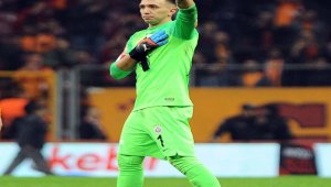 Muslera'nın twitter hesabı hacklendi!