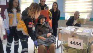 Sağlık Bakanlığından hastalara oy hizmeti