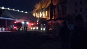 Sünger Fabrikası alevlere teslim oldu