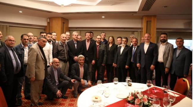 Zeybekci, canlarla buluştu