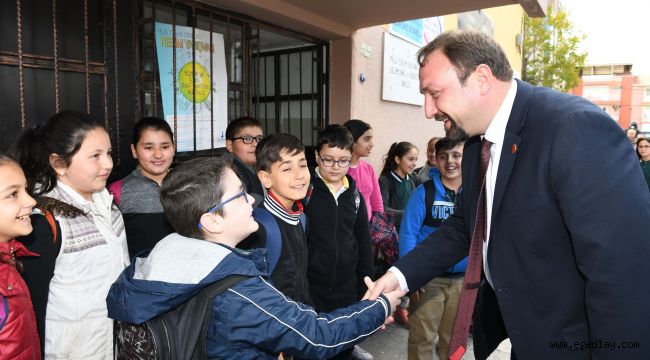 23 Nisan Çocuklarından Başkan Gümrükçü'ye Sevgi Seli