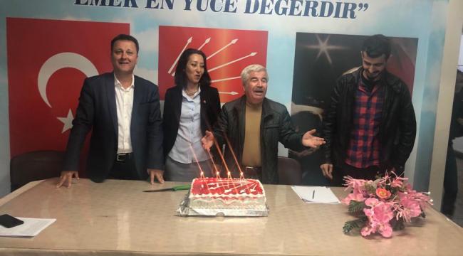 Aksoy'a İlçe Örgütünden Sürpriz Kutlama 