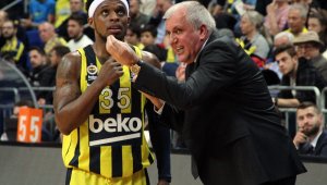 Ali Muhammed 2 yıl daha Fenerbahçe Beko'da