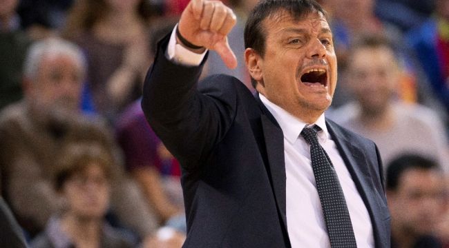 Anadolu Efes, Barcelona'yı deplasmanda ezdi geçti