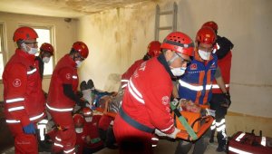 Askeri helikopterin de katıldığı tatbikat nefes kesti