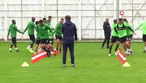 Atiker Konyaspor'da Galatasaray maçı hazırlıkları sürüyor