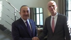 Bakan Çavuşoğlu, Hollandalı mevkidaşı Blok ile heyetlerarası görüşme yaptı