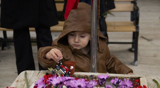 Bakan Soylu, Polis Şehitliği'nde anma törenine katıldı