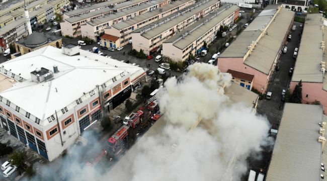 Başakşehir'de sanayi sitesindeki 2 iş yeri yandı