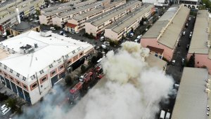 Başakşehir'de sanayi sitesindeki 2 iş yeri yandı