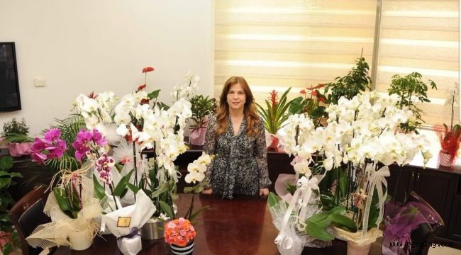 Başkan Çalkaya'dan şehit ailelerine çiçek!