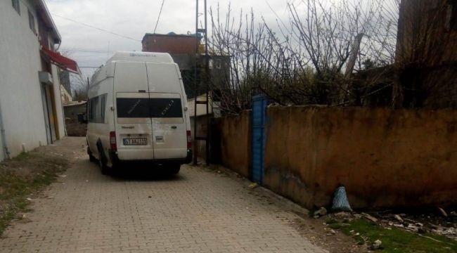 Batman'da 8 yaşındaki çocuk minibüsün altında kalarak hayatını kaybetti