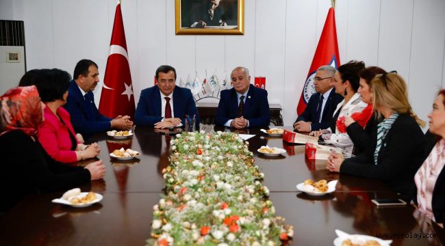 Batur'a İYİ Parti Konak'tan tebrik ziyareti