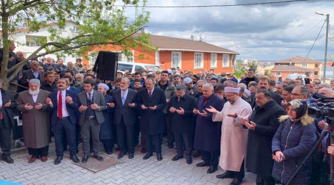 Binali Yıldırım, Sultanbeyli'de cami açılışına katıldı
