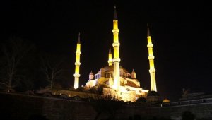 Bugün Miraç Kandili
