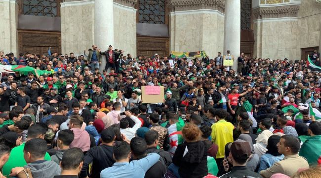 Cezayir halkı Abdülkadir bin Salih'e de 'Hayır' dedi