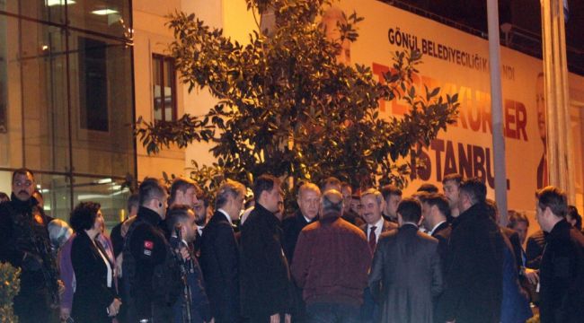 Cumhurbaşkanı Erdoğan, AK Parti İstanbul İl Başkanlığı'ndan ayrıldı