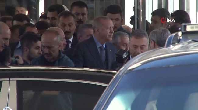 Cumhurbaşkanı Erdoğan, Eyüpsultan Belediyesini ziyaret etti