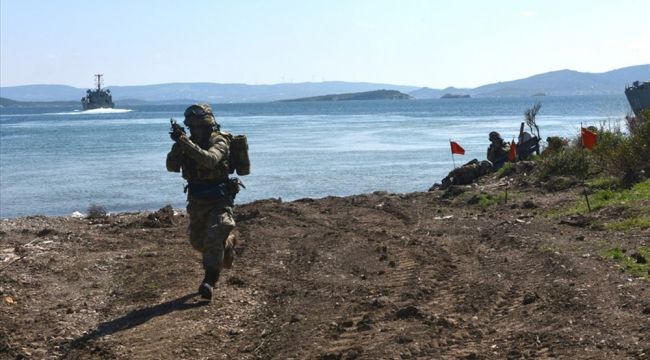 Deniz ve Kara Kuvvetlerinden ortak 'Amfibi Hücum Eğitimi'