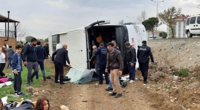 Denizli'de öğrencileri taşıyan otobüs devrildi: 34 yaralı