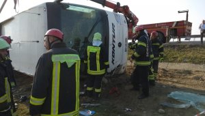 Denizli'deki otobüs kazasında 2 kişi ölürken, yaralı sayısı 30'a yükseldi