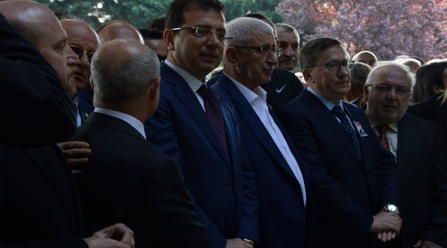 Ekrem İmamoğlu Turgut Özal'ın anma törenine katıldı