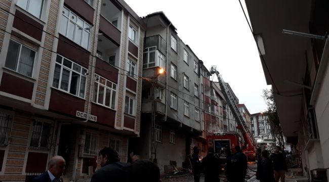 Esenyurt'ta korkutan çatı yangını