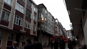 Esenyurt'ta korkutan çatı yangını