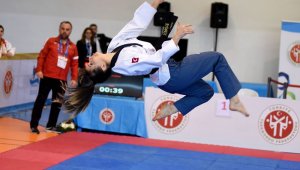Eskişehir'in 'Altın Kızı' Avrupa şampiyonu oldu