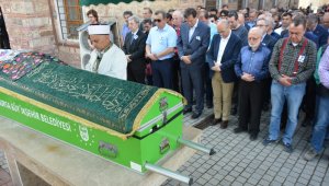 Evinde kalp krizi geçiren doktor Bursa'da toprağa verildi