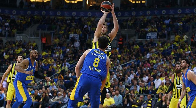 Fenerbahçe sezonu lider tamamladı