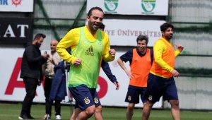 Fenerbahçeli eski futbolcular maç yaptı