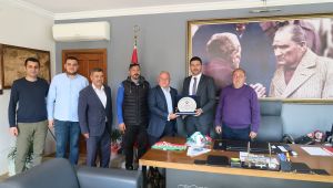  Foça Belediyespor Kulübü'nden Başkan Gürbüz'e Ziyaret