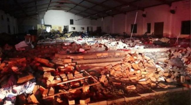 Güney Afrika'da kilise duvarı çöktü: 13 ölü
