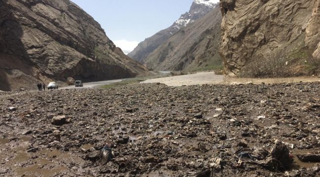 Hakkari-Çukurca karayolu ulaşıma kapandı