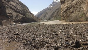 Hakkari-Çukurca karayolu ulaşıma kapandı