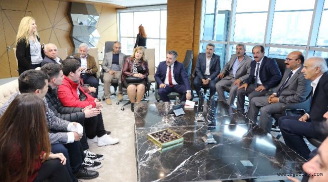 Harvard'tan davet alan Bayraklılı öğrencilere tam destek